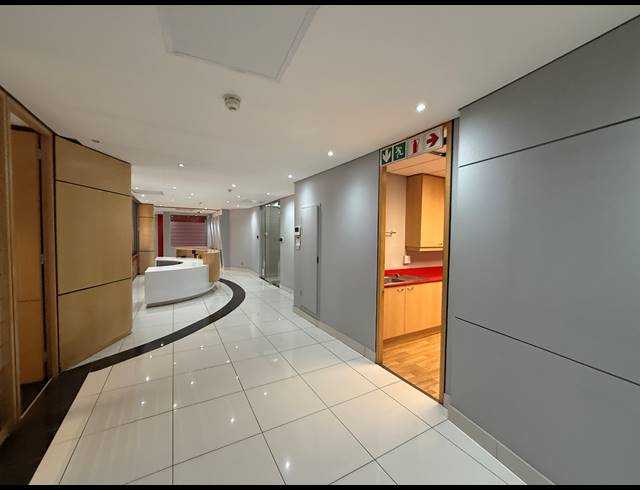 688M² OFFICE TO LET IN PARKTOWN